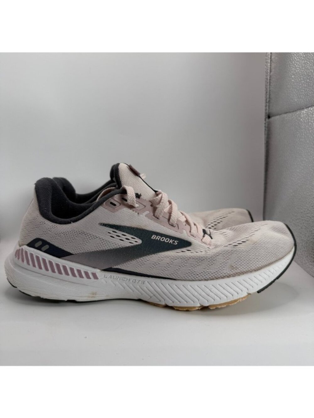 Brooks Launch GTS 8 Shoes Women Size 9 B Light Pink Running Training Gym - Picture 1 of 12